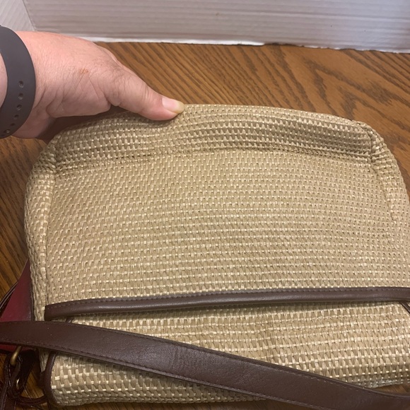 New Old Stock Etienne Aigner Shoulder Bag has tag and key ring Tan - Picture 12 of 15